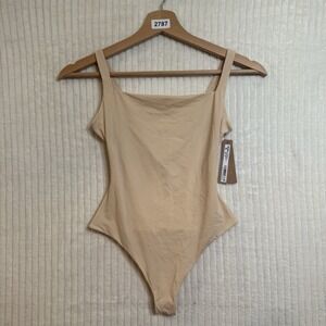 SKIMS Fits Everybody Square Neck Thong Bodysuit In Sand Size XS NWT $60